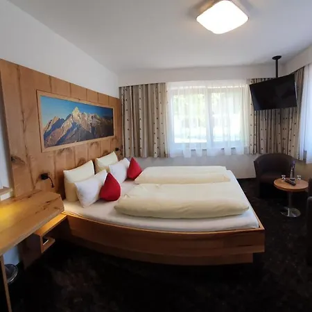 Alpenhotel Denninglehen מלון ברכטסגאדן