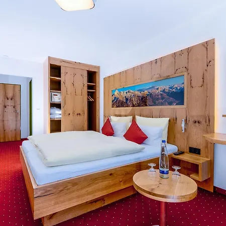 Alpenhotel Denninglehen מלון ברכטסגאדן